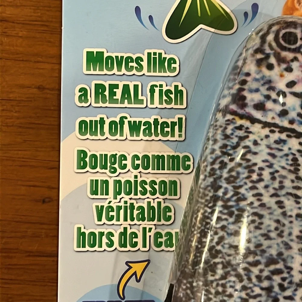Flippin Fish Electronic Motion Activated Cat toy